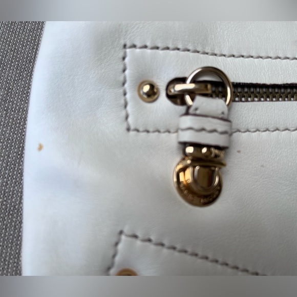 EUC Marc Jacobs Leather Shoulder Bag - Picture 14 of 17